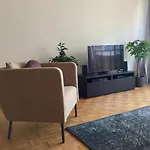 Rustig Appartement Met Zeezicht Dicht Bij Het Centrum